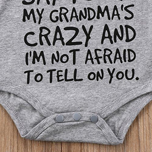 Erkek bebek Kız bana ne söylediğine Dikkat et Büyükannem Çılgın Bodysuit Komik Onesie